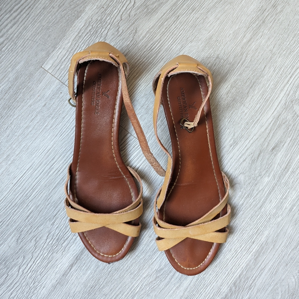 American eagle brown strappy sandals size 8